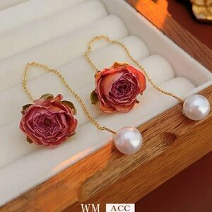 Dangling Rose Earrings